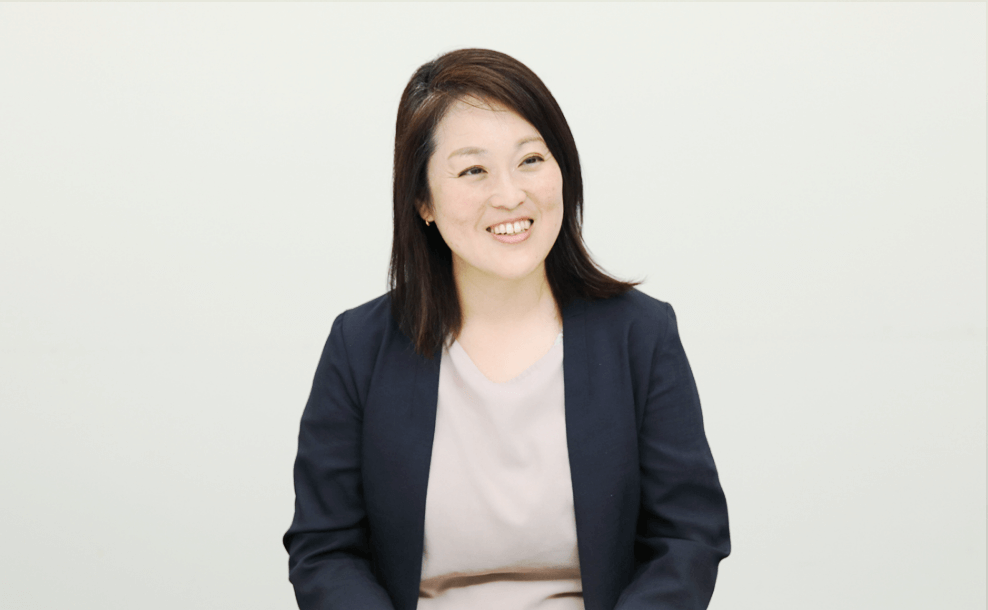 本社 人事総務部 川村理子 02